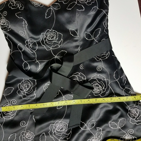 White House Black Market Strapless Dress Floral - Picture 4 of 8